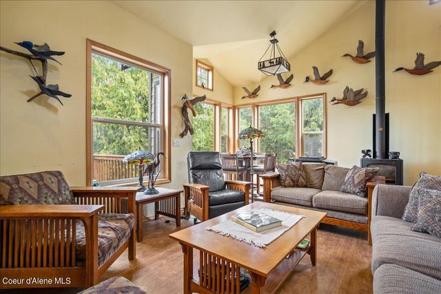 403 Kula Dr, Sagle, ID 83860