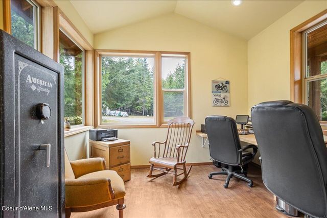 403 Kula Dr, Sagle, ID 83860