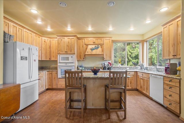 403 Kula Dr, Sagle, ID 83860