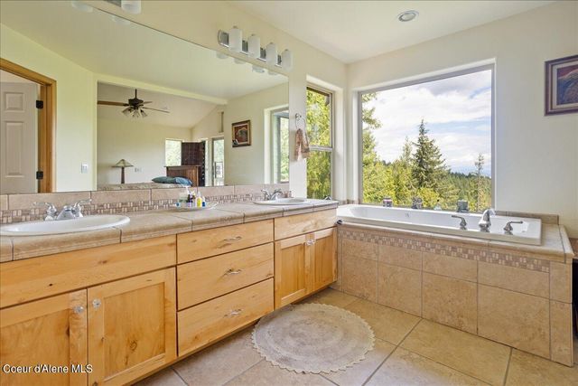 403 Kula Dr, Sagle, ID 83860