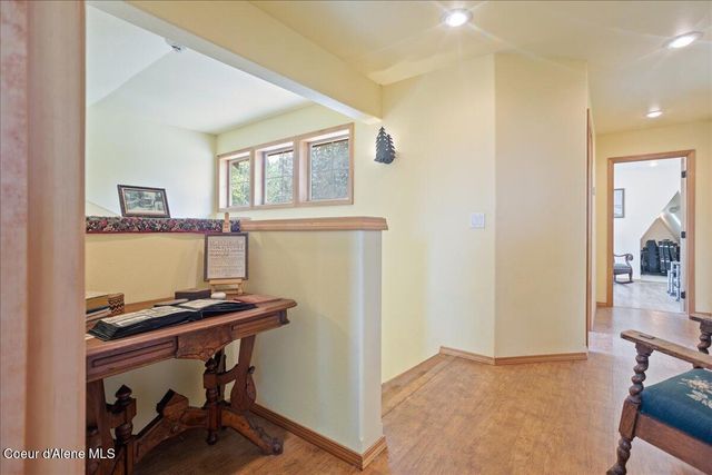 403 Kula Dr, Sagle, ID 83860