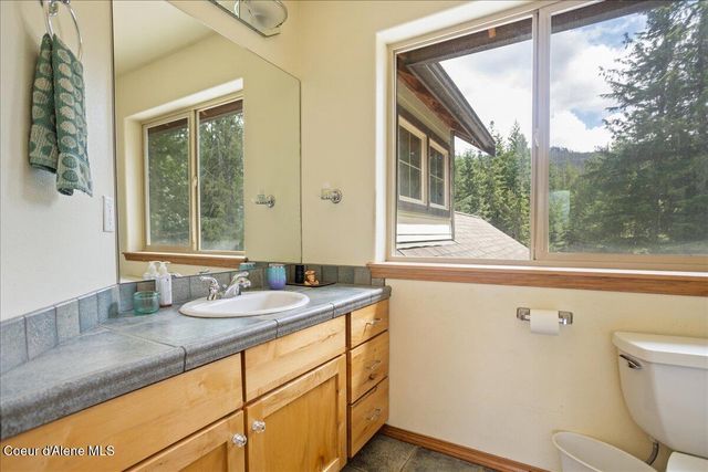 403 Kula Dr, Sagle, ID 83860