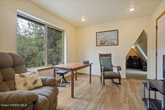 403 Kula Dr, Sagle, ID 83860