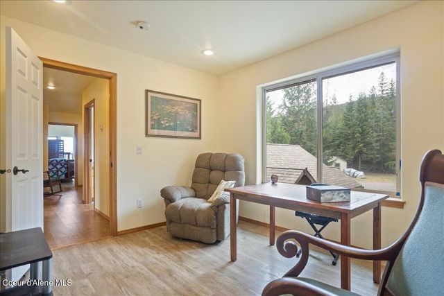 403 Kula Dr, Sagle, ID 83860