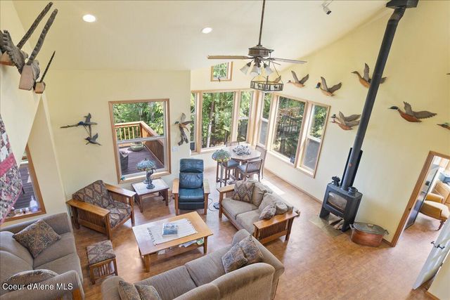 403 Kula Dr, Sagle, ID 83860