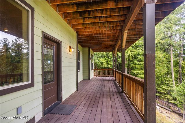 403 Kula Dr, Sagle, ID 83860