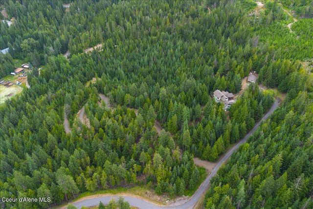 403 Kula Dr, Sagle, ID 83860