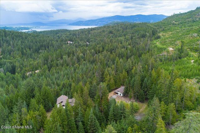 403 Kula Dr, Sagle, ID 83860