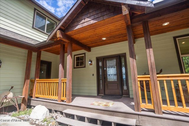 403 Kula Dr, Sagle, ID 83860