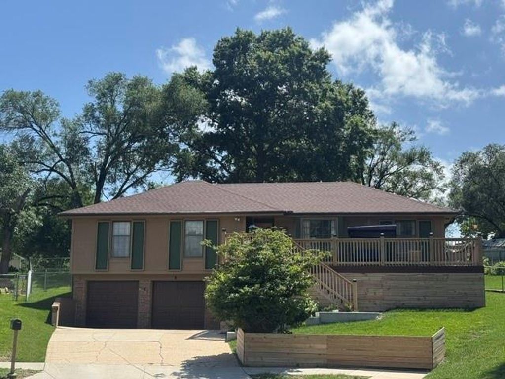 11925 W 49th Terrace, Shawnee, KS 66216