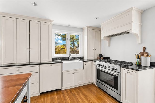 50 Brooks Street, Winchester, MA 01890