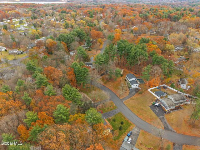 4 Woodshire Court, Malta, NY 12019