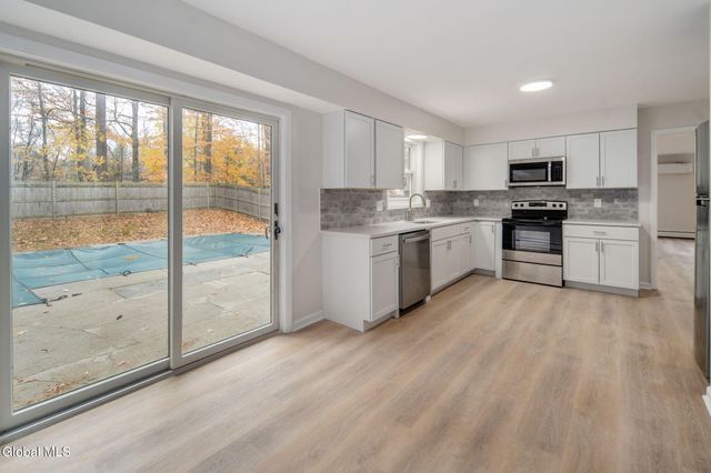 4 Woodshire Court, Malta, NY 12019