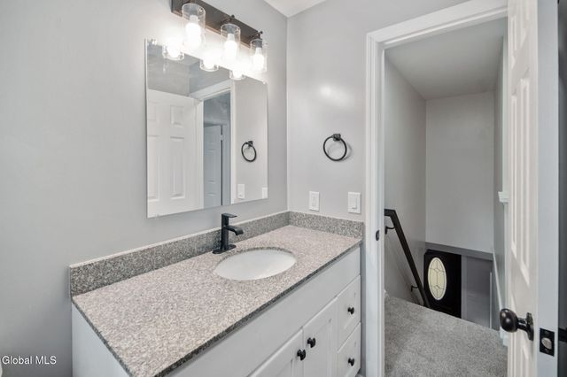 4 Woodshire Court, Malta, NY 12019