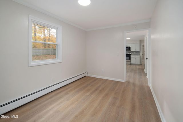 4 Woodshire Court, Malta, NY 12019