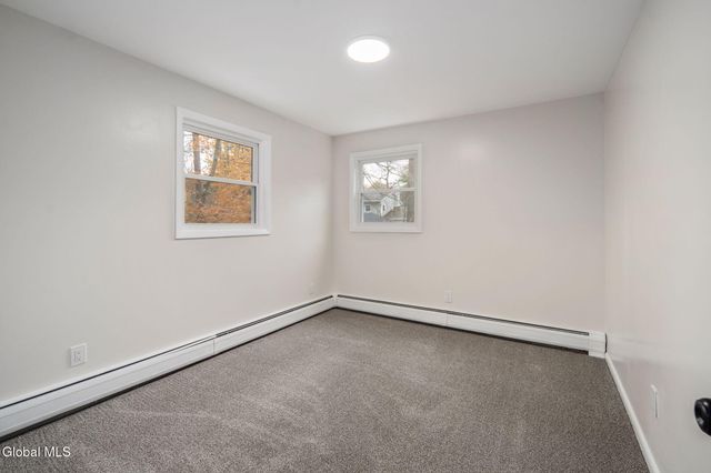 4 Woodshire Court, Malta, NY 12019