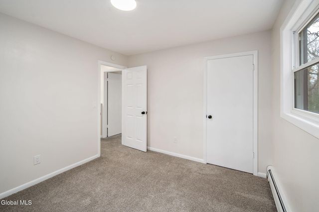 4 Woodshire Court, Malta, NY 12019