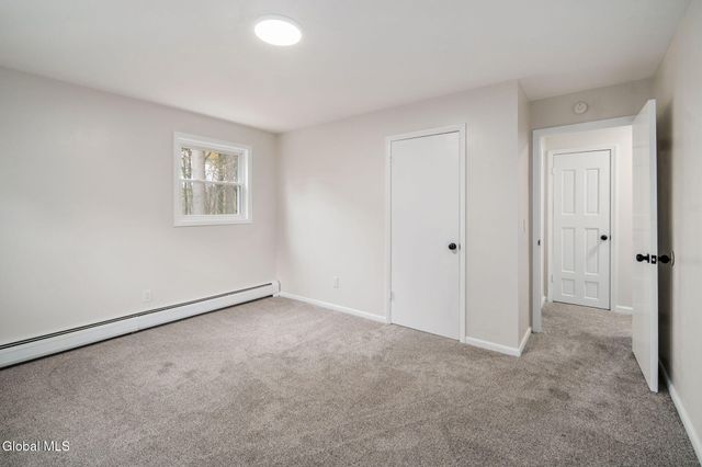 4 Woodshire Court, Malta, NY 12019