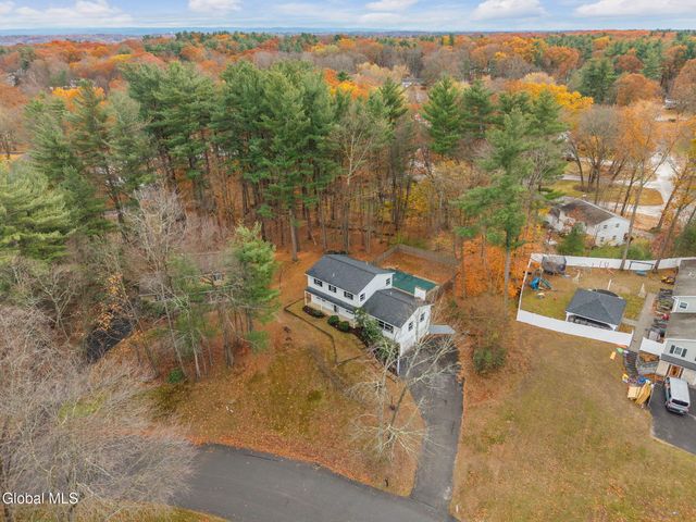 4 Woodshire Court, Malta, NY 12019