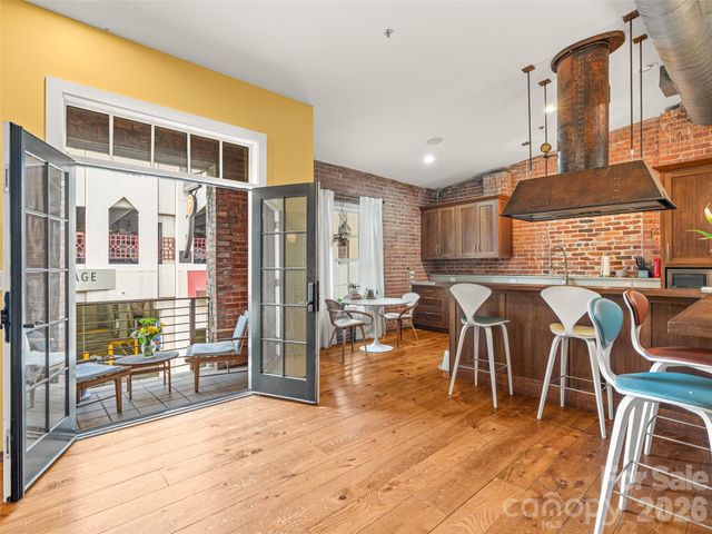 23 Rankin Avenue 301, Asheville, NC 28801