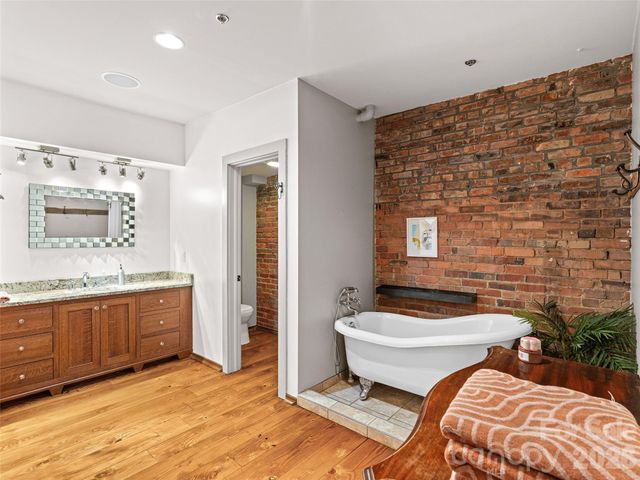 23 Rankin Avenue 301, Asheville, NC 28801