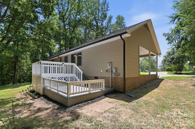 1801 Bridgewood Drive, Lancaster, SC 29720