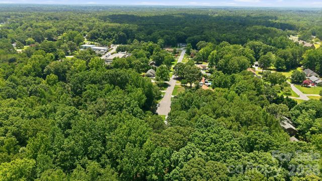 1801 Bridgewood Drive, Lancaster, SC 29720