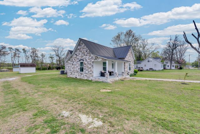 320 W King St, Morrison, TN 37357