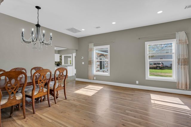 320 W King St, Morrison, TN 37357