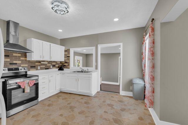 320 W King St, Morrison, TN 37357