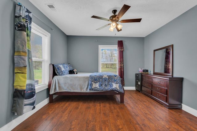 320 W King St, Morrison, TN 37357