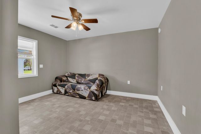 320 W King St, Morrison, TN 37357