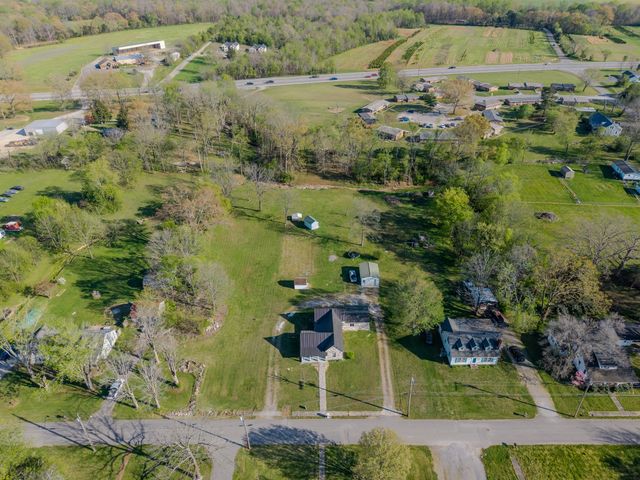 320 W King St, Morrison, TN 37357