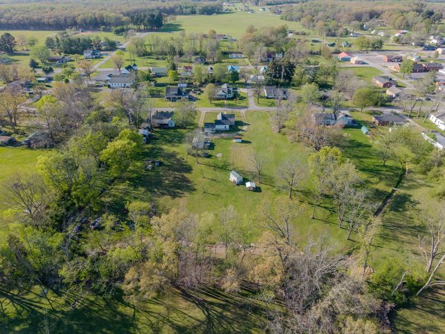 320 W King St, Morrison, TN 37357