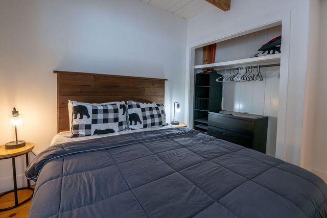 19 Hochsteig Lane, Jay, NY 12941