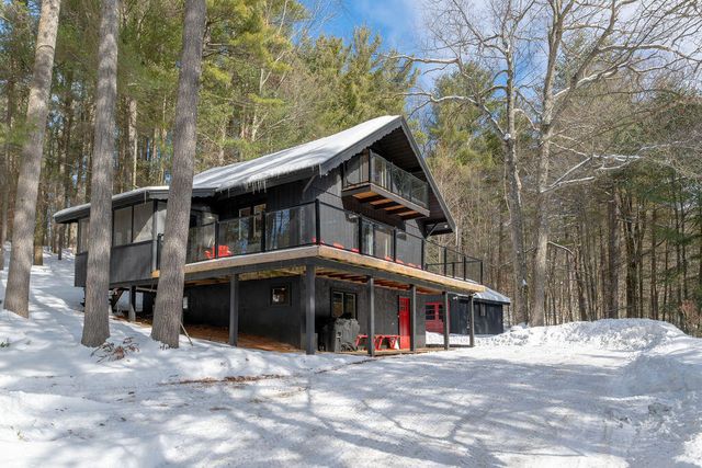 19 Hochsteig Lane, Jay, NY 12941