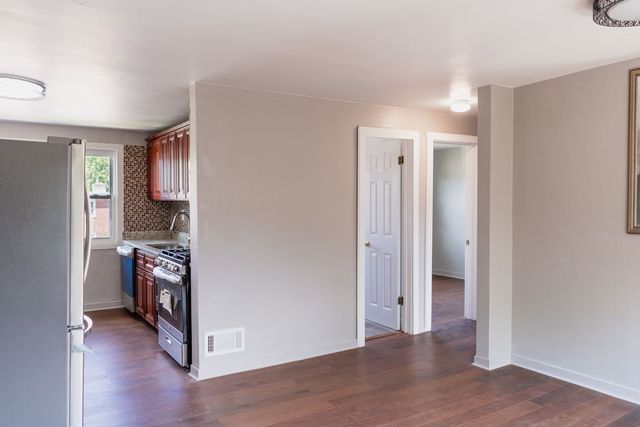 3707 S Michigan Avenue 2, Chicago, IL 60653