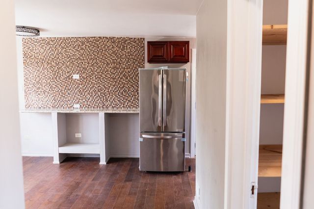 3707 S Michigan Avenue 2, Chicago, IL 60653