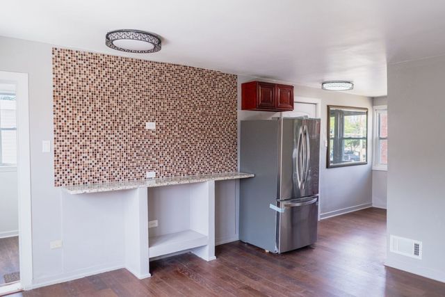 3707 S Michigan Avenue 2, Chicago, IL 60653