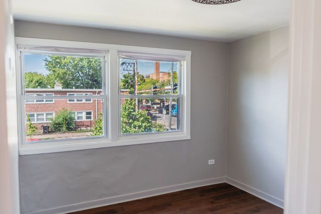 3707 S Michigan Avenue 2, Chicago, IL 60653