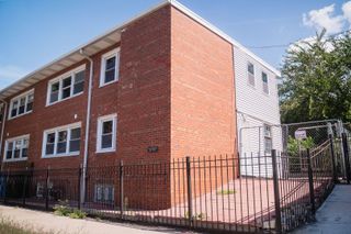 3707 S Michigan Avenue 2, Chicago, IL 60653