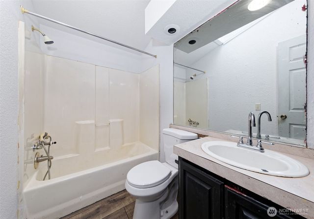 1051 E Crestview Drive, Shelton, WA 98584