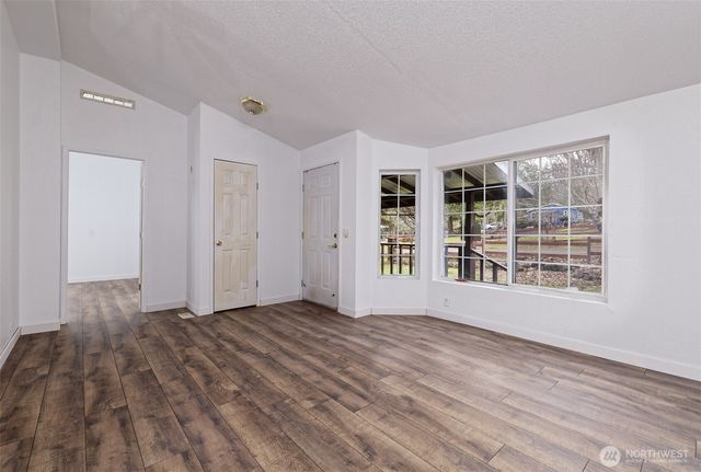 1051 E Crestview Drive, Shelton, WA 98584