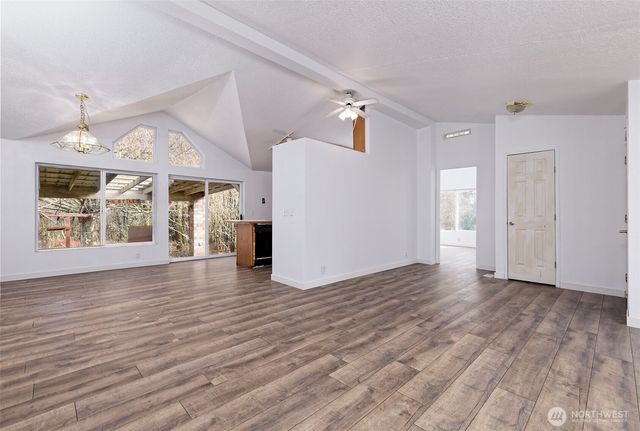 1051 E Crestview Drive, Shelton, WA 98584