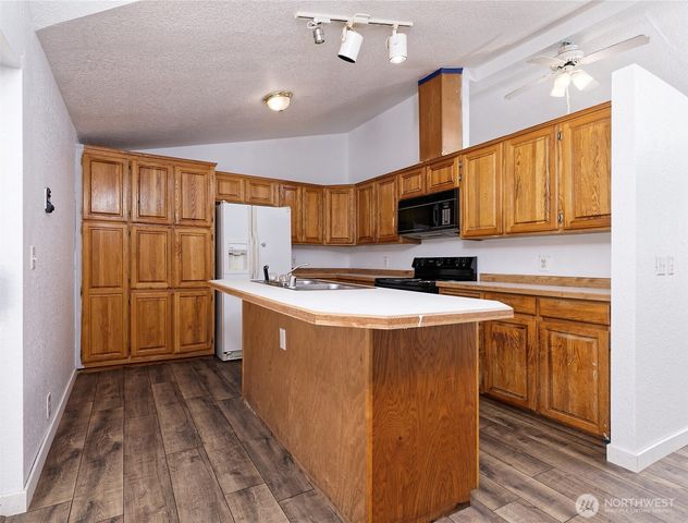 1051 E Crestview Drive, Shelton, WA 98584