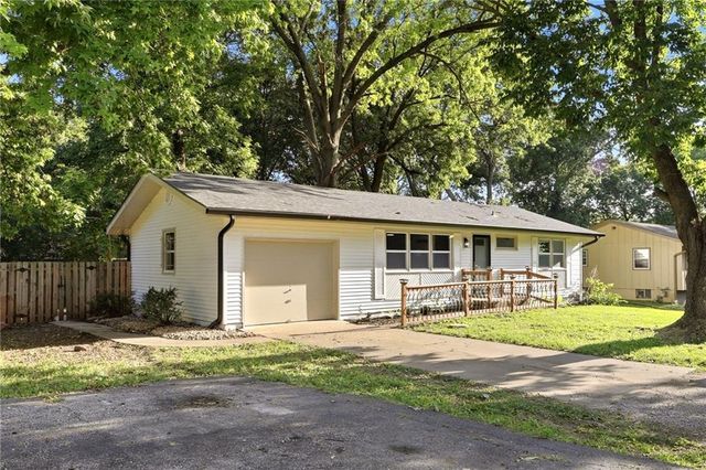 4711 Yecker Avenue, Kansas City, KS 66104