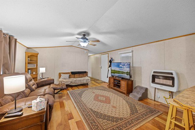 90 ROSE RD, Crump, TN 38326