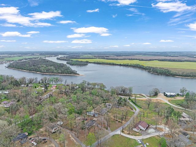 90 ROSE RD, Crump, TN 38326