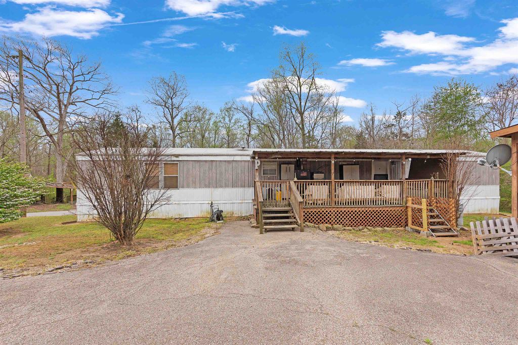 90 ROSE RD, Crump, TN 38326
