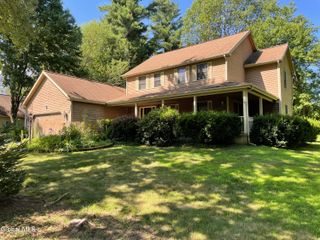 8 Timberwick Drive, Halfmoon, NY 12065